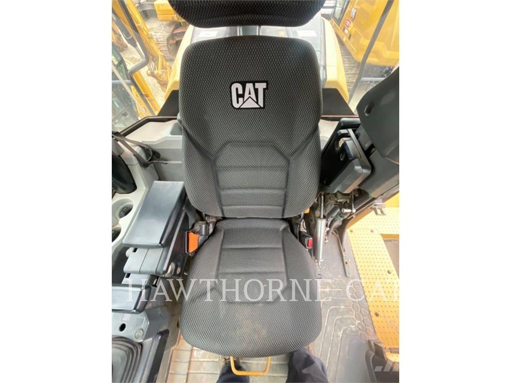 CAT 966M Колесни товарачи
