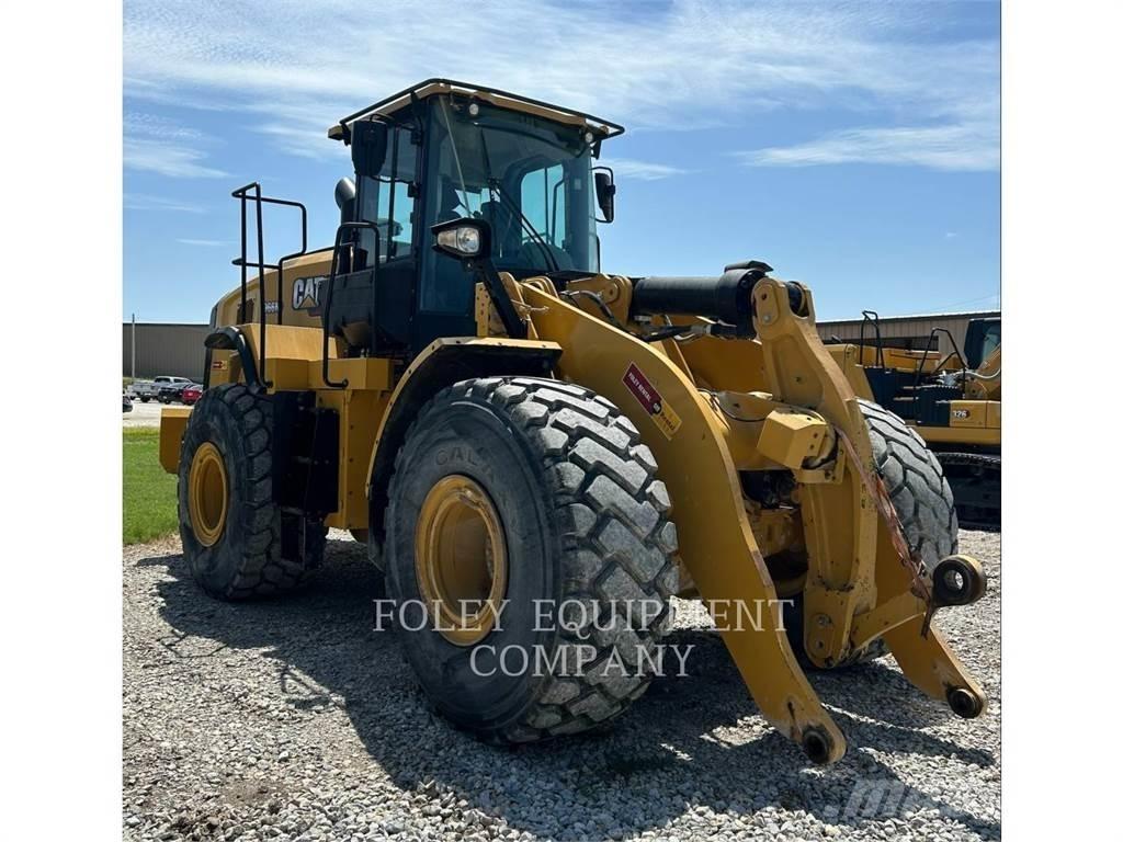CAT 966M Колесни товарачи