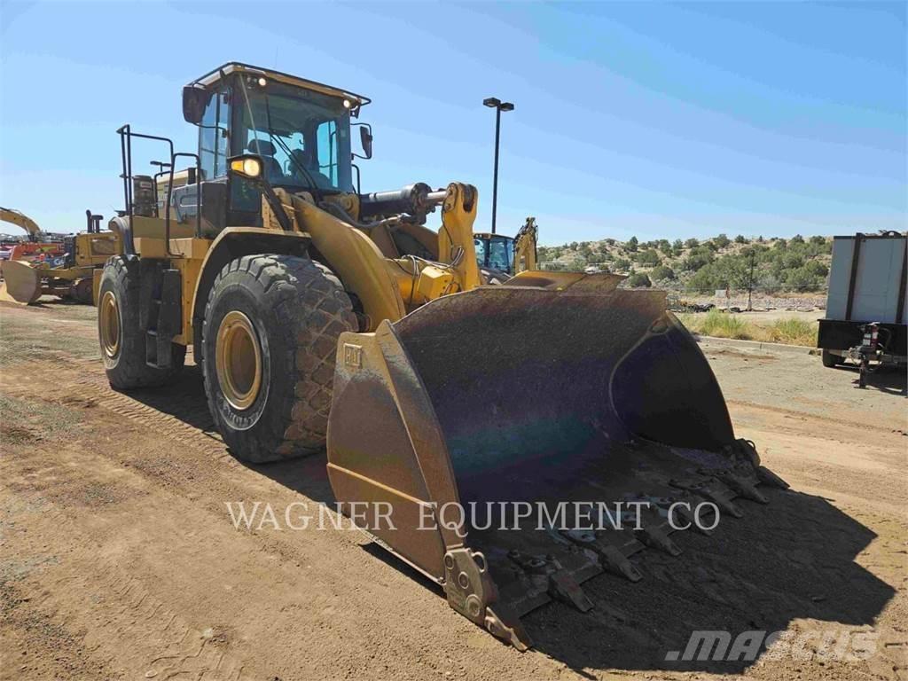 CAT 966M Колесни товарачи