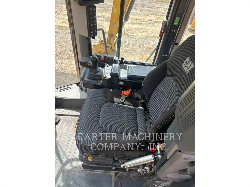 CAT 966M 2V Колесни товарачи