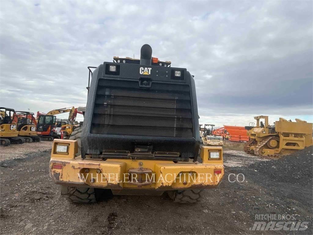 CAT 966M QC 3V Колесни товарачи