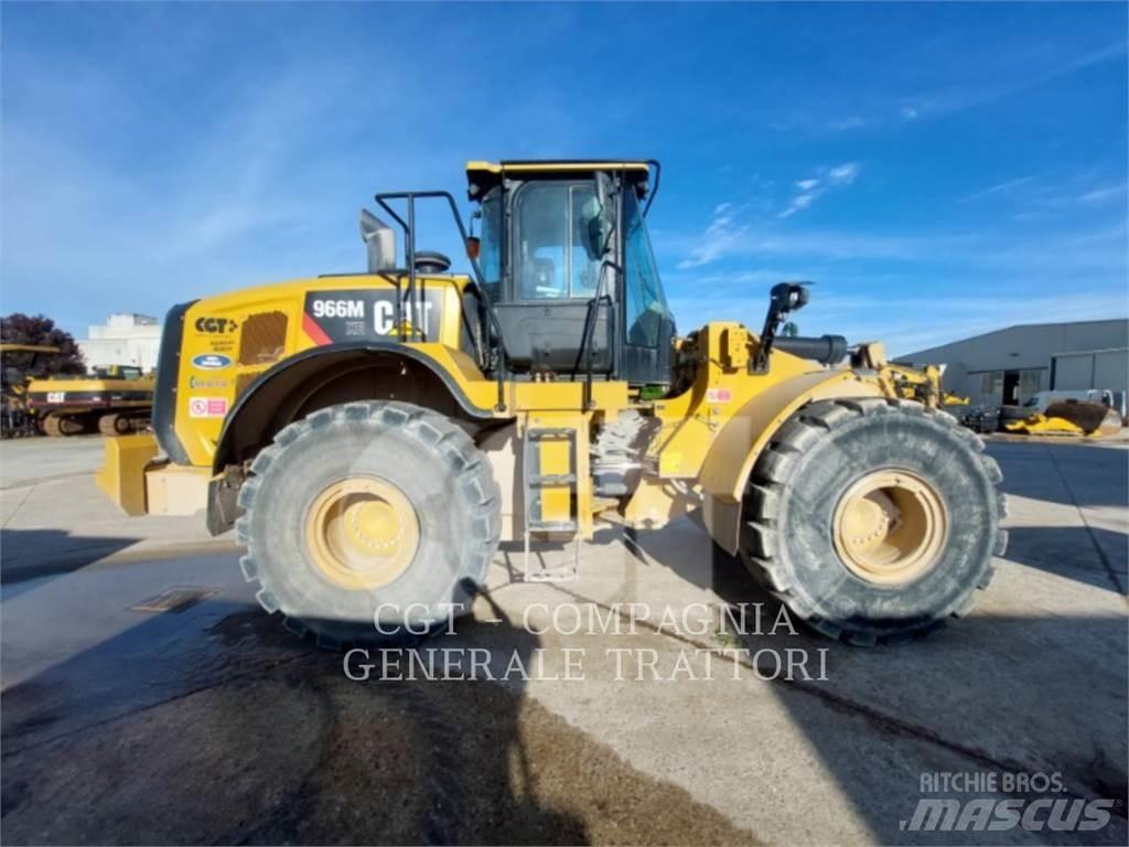 CAT 966M XE Колесни товарачи