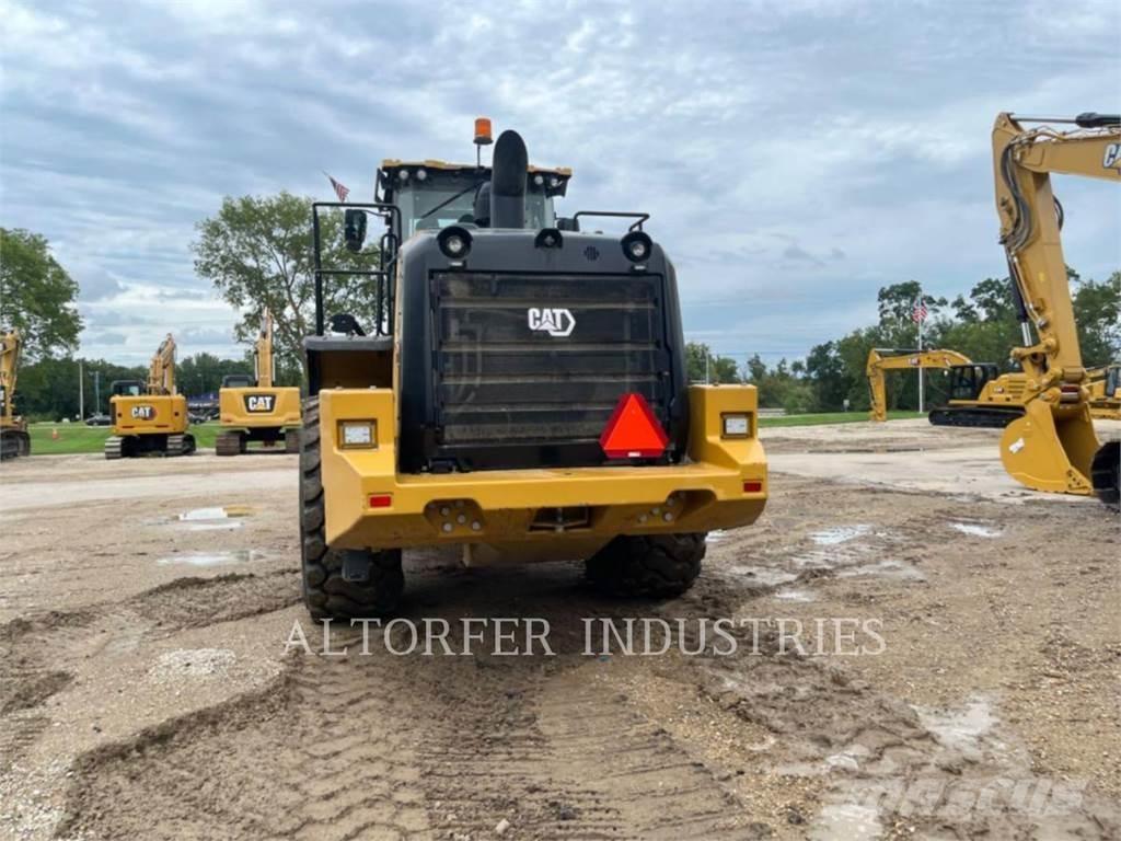 CAT 972-14 Колесни товарачи