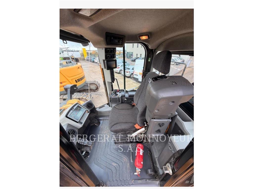 CAT 972 M XE Колесни товарачи