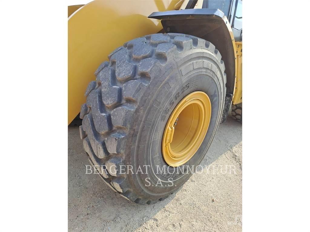 CAT 972 XE Колесни товарачи