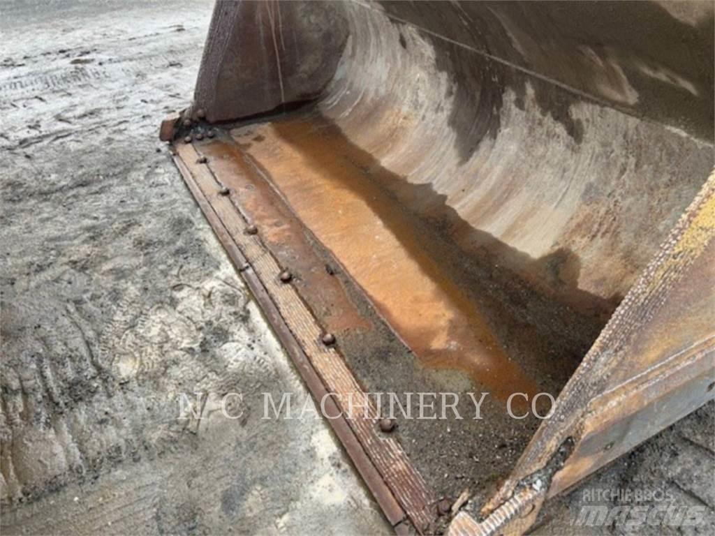 CAT 972G Колесни товарачи