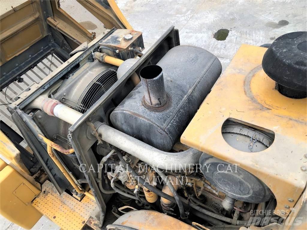 CAT 972H Колесни товарачи