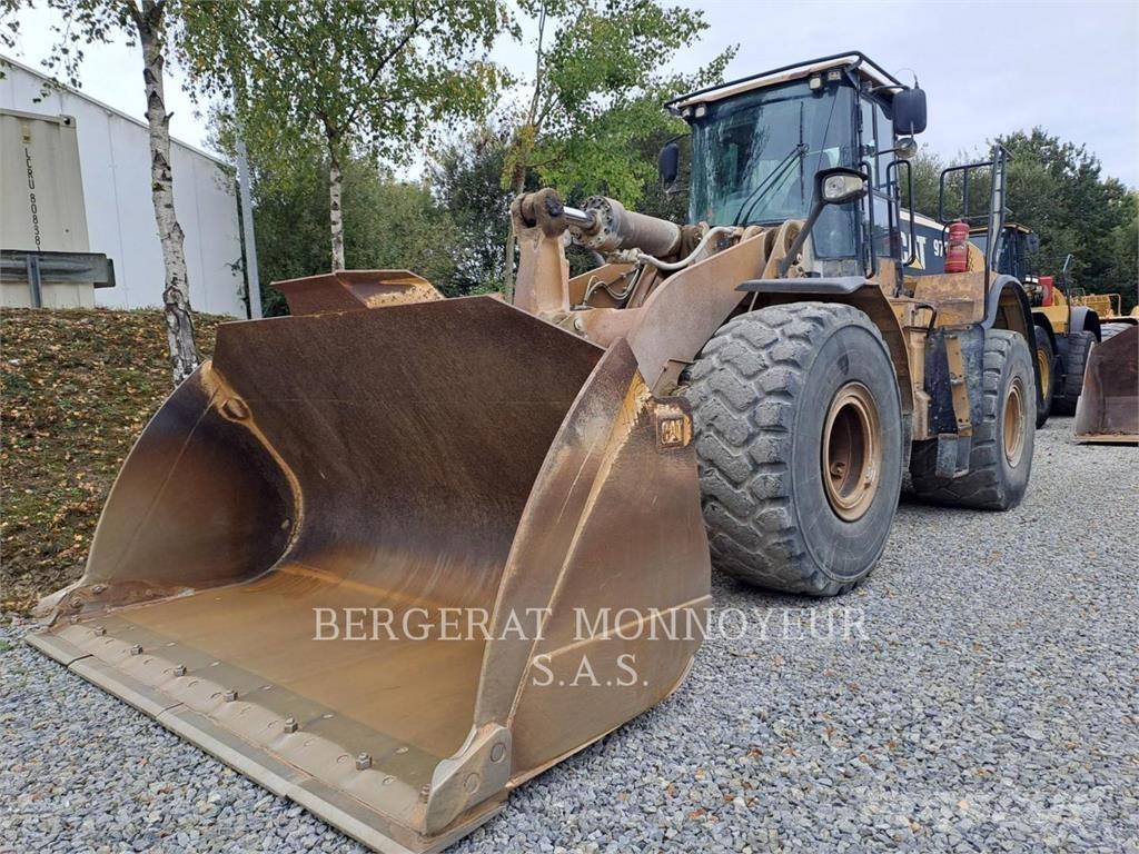 CAT 972K Колесни товарачи