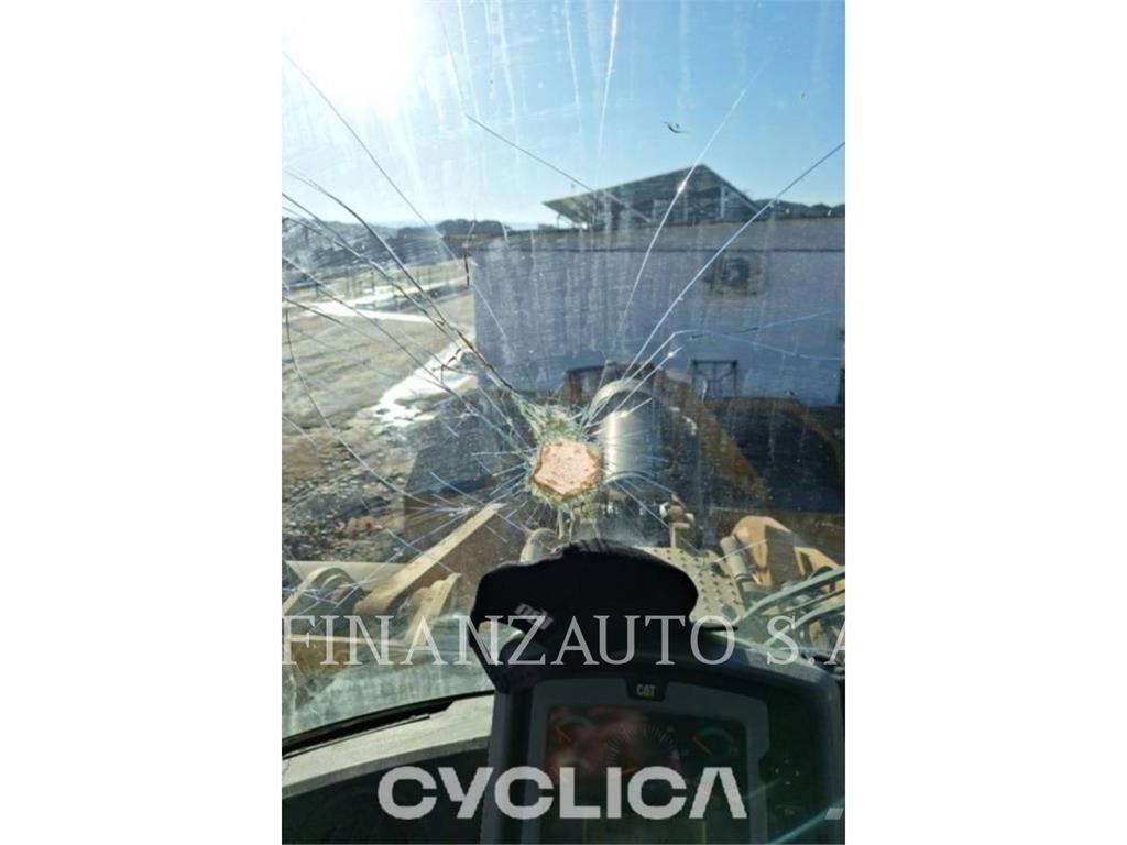 CAT 972K Колесни товарачи