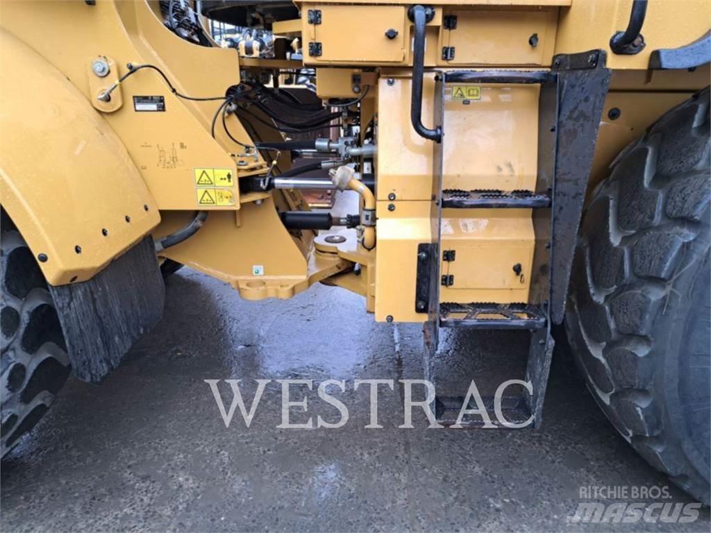 CAT 972M Колесни товарачи