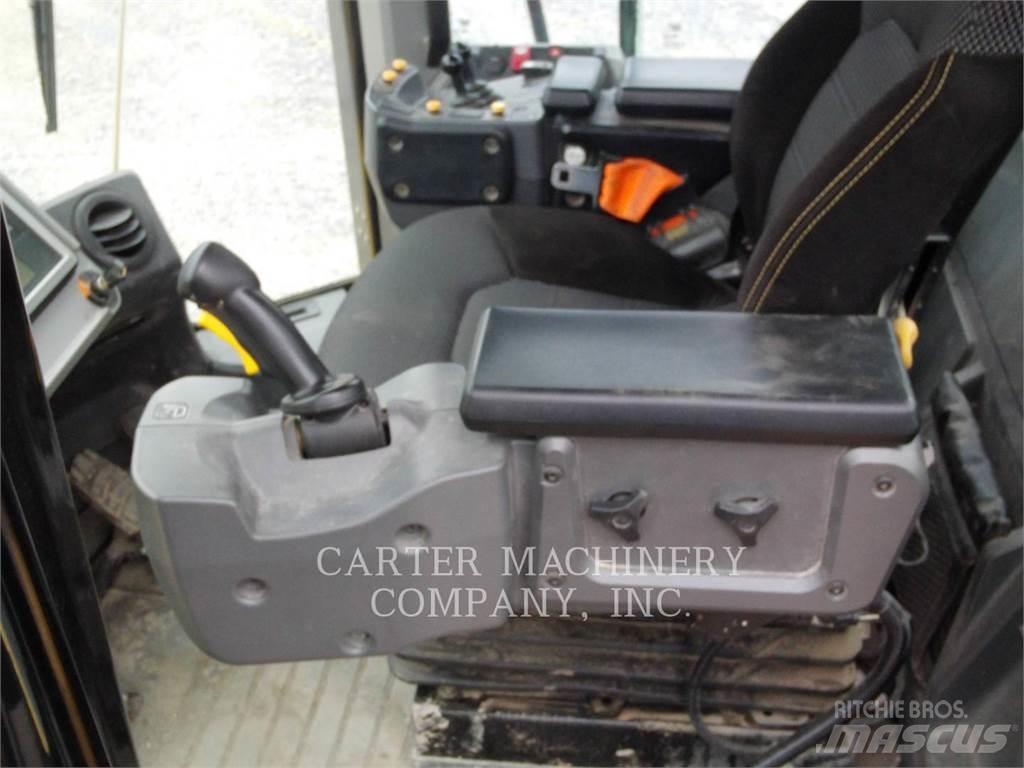 CAT 972M Колесни товарачи
