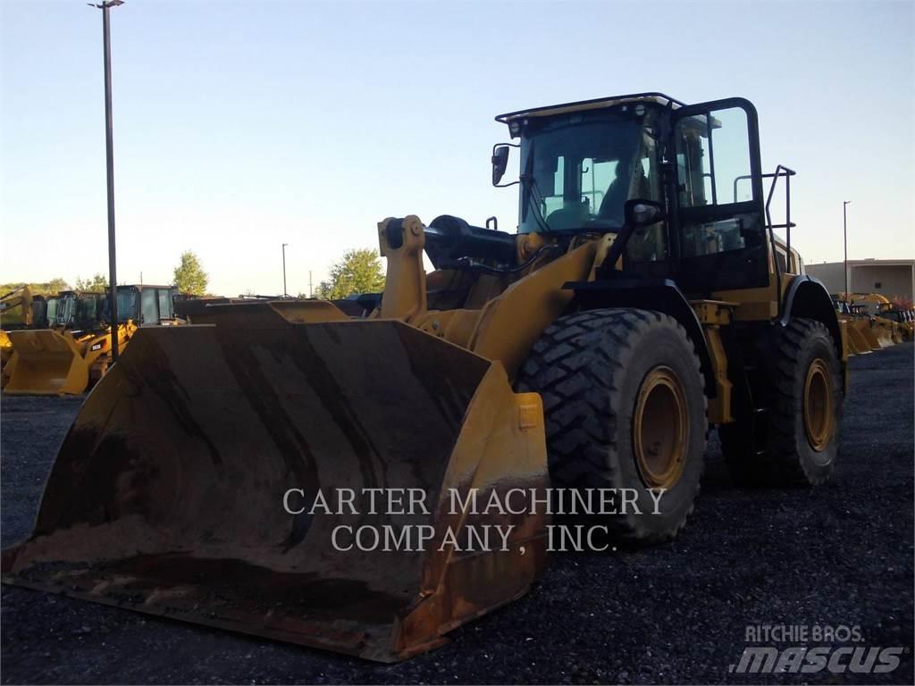 CAT 972M Колесни товарачи