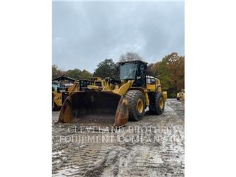 CAT 972M Колесни товарачи
