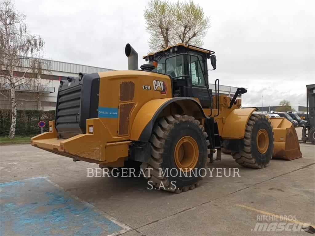 CAT 972M Колесни товарачи