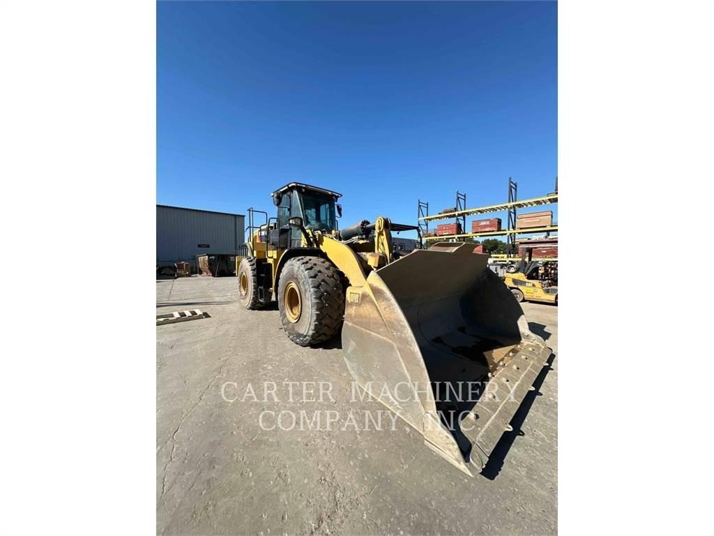 CAT 972M Колесни товарачи
