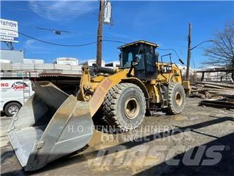 CAT 972M Колесни товарачи
