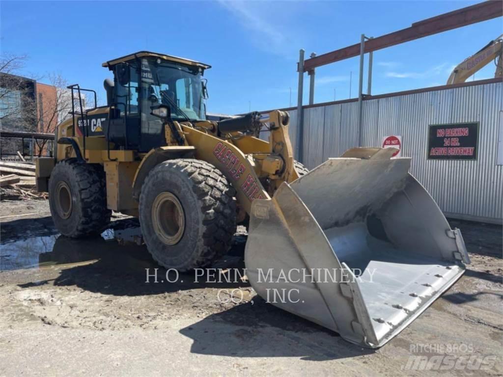 CAT 972M Колесни товарачи