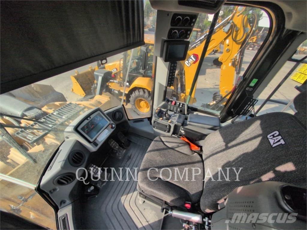 CAT 972M Колесни товарачи
