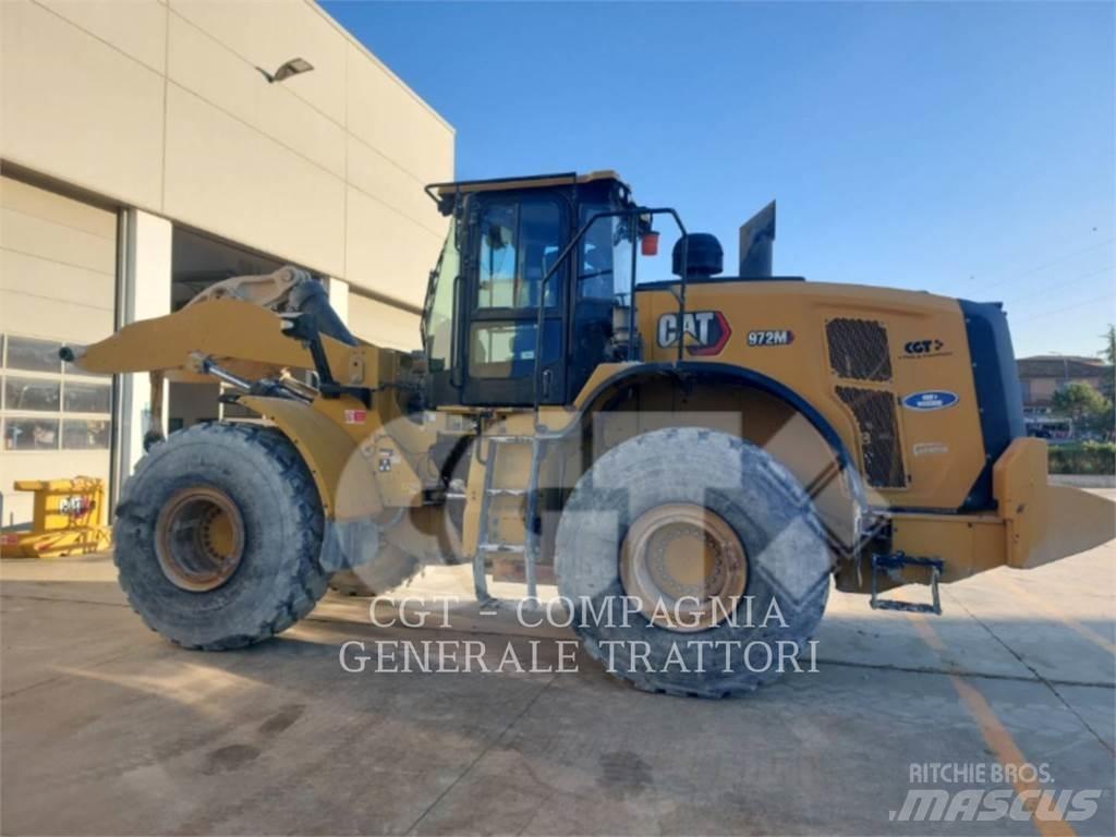 CAT 972M Колесни товарачи
