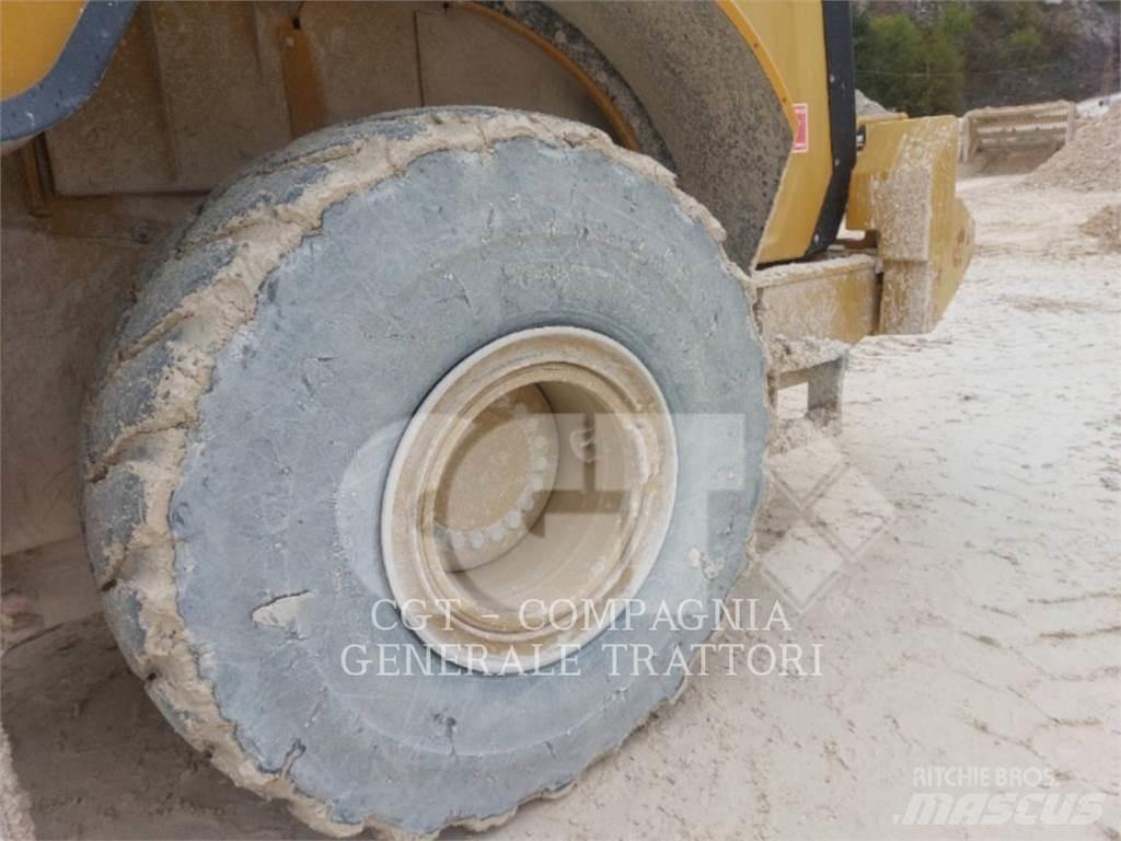 CAT 972M Колесни товарачи