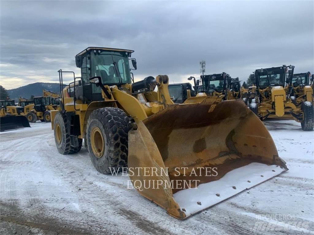 CAT 972M Колесни товарачи