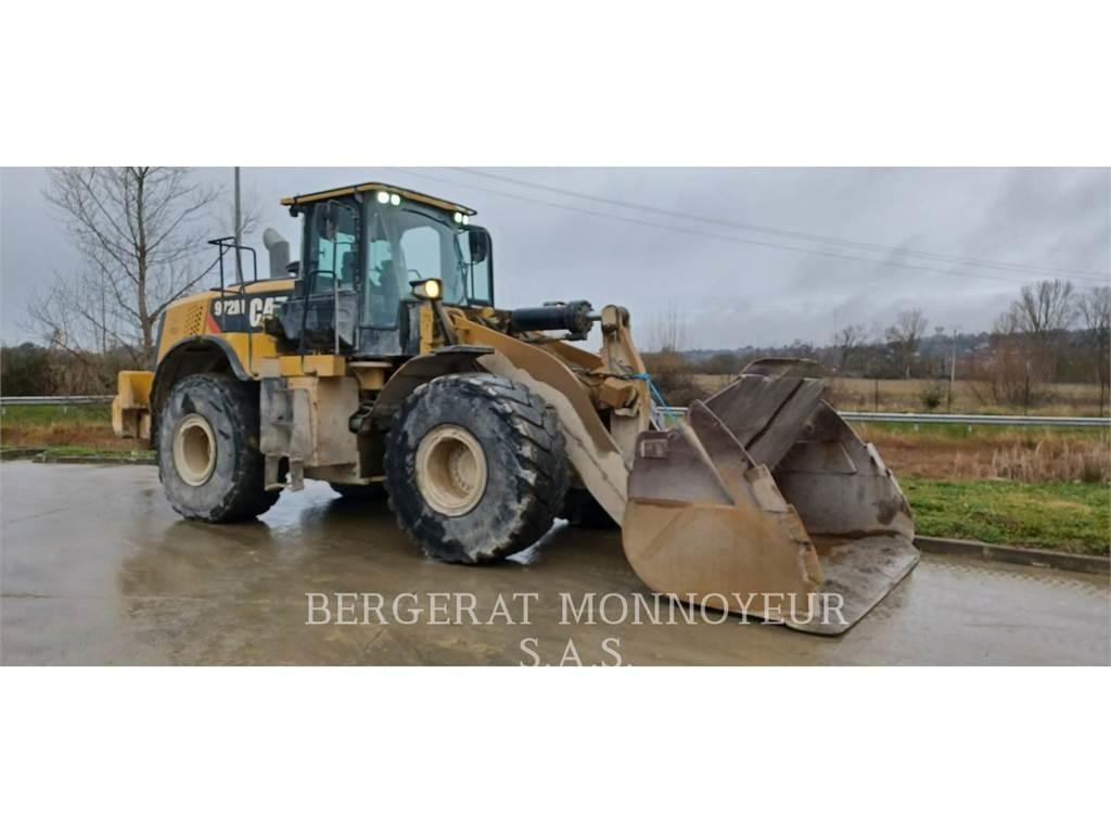 CAT 972M Колесни товарачи