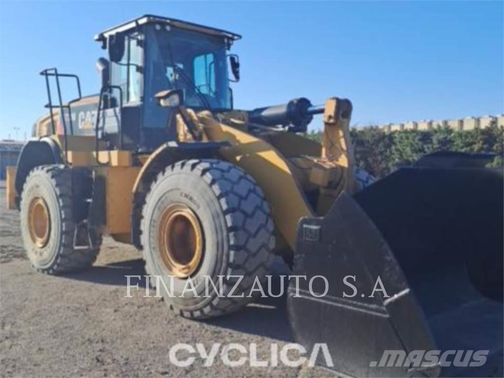 CAT 972M Колесни товарачи