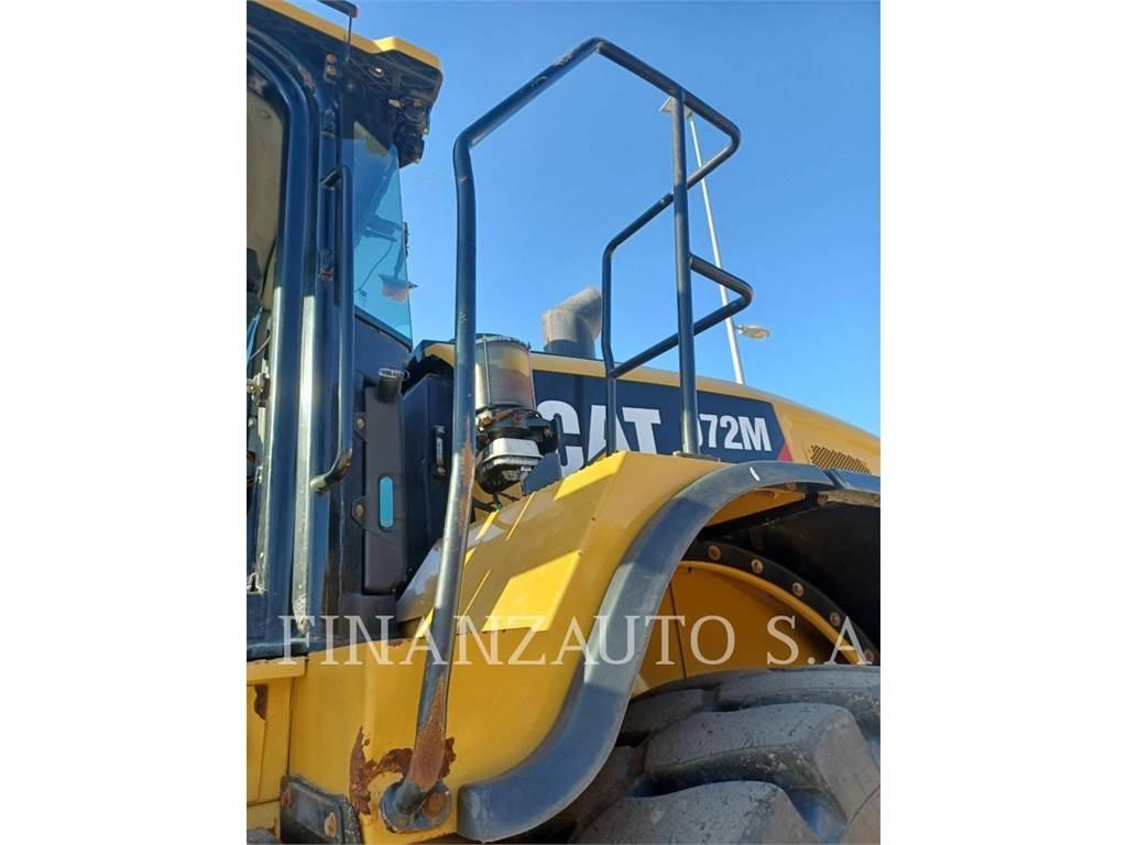 CAT 972M Колесни товарачи