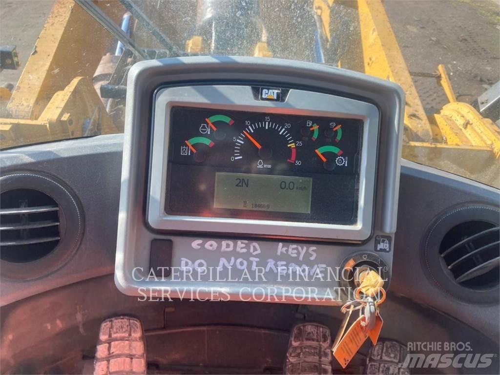 CAT 972M Колесни товарачи