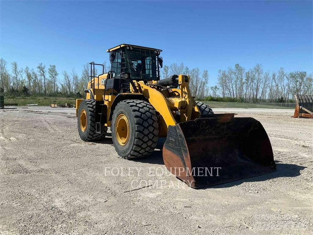 CAT 972M Колесни товарачи