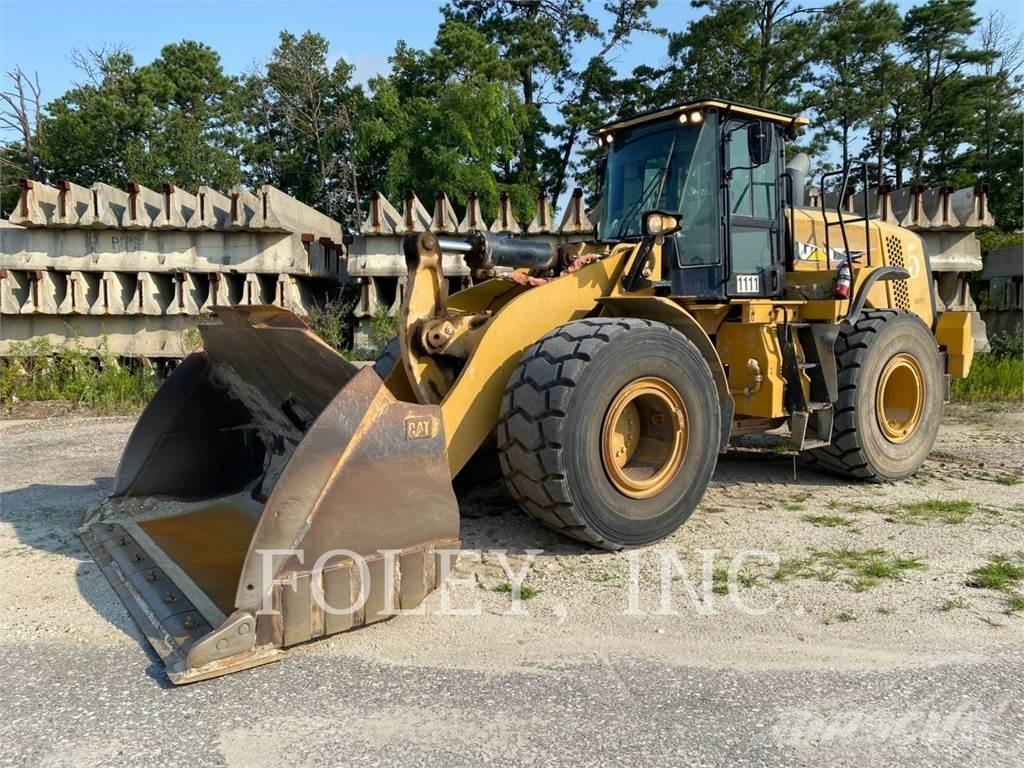 CAT 972M Колесни товарачи