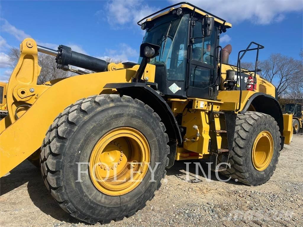 CAT 972M Колесни товарачи