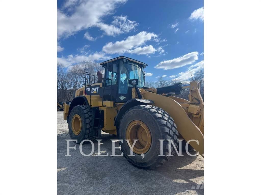 CAT 972M Колесни товарачи
