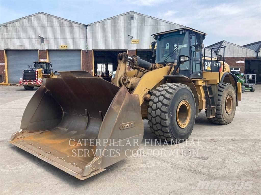 CAT 972M Колесни товарачи