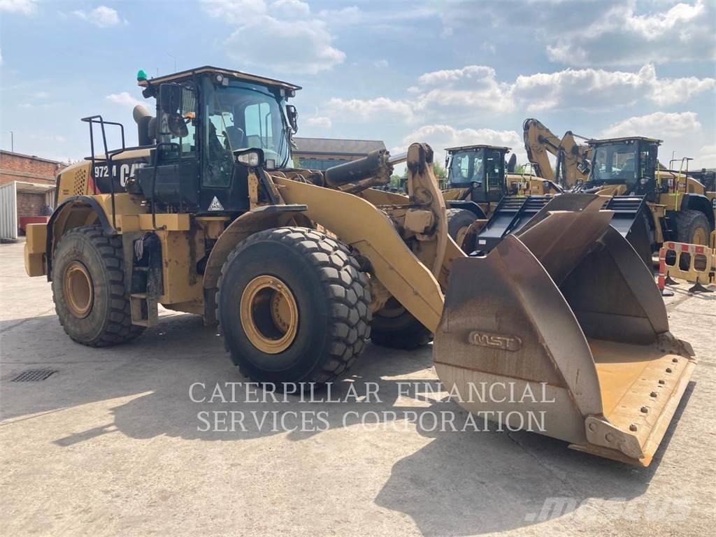 CAT 972M Колесни товарачи