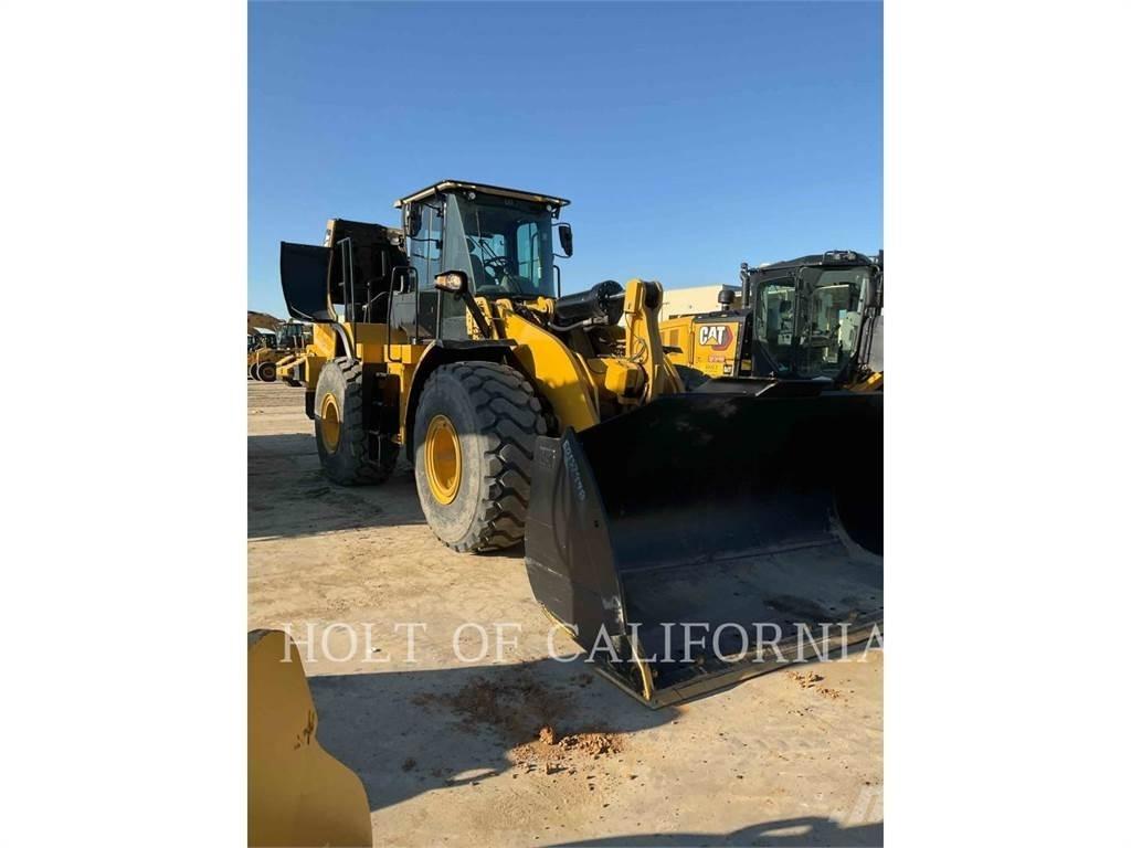 CAT 972M Колесни товарачи