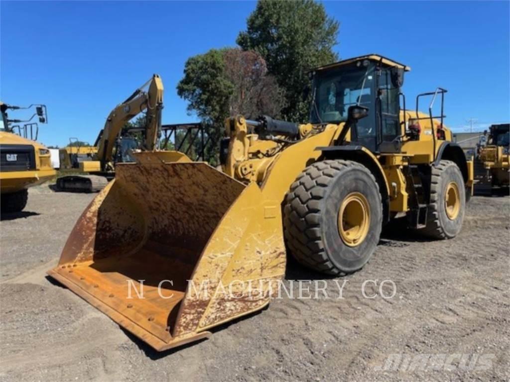 CAT 972M Колесни товарачи