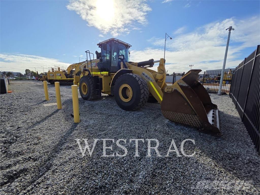 CAT 972M Колесни товарачи