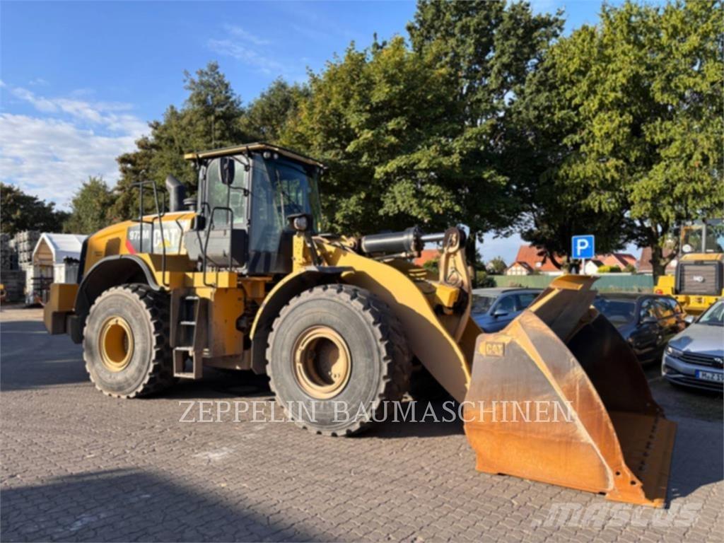 CAT 972M Колесни товарачи