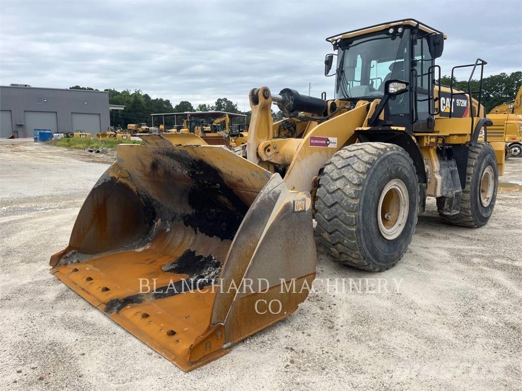 CAT 972M Колесни товарачи