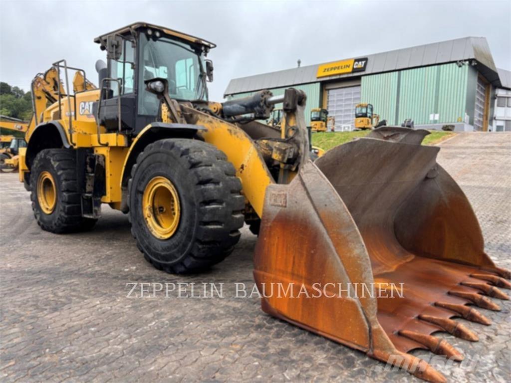 CAT 972M Колесни товарачи