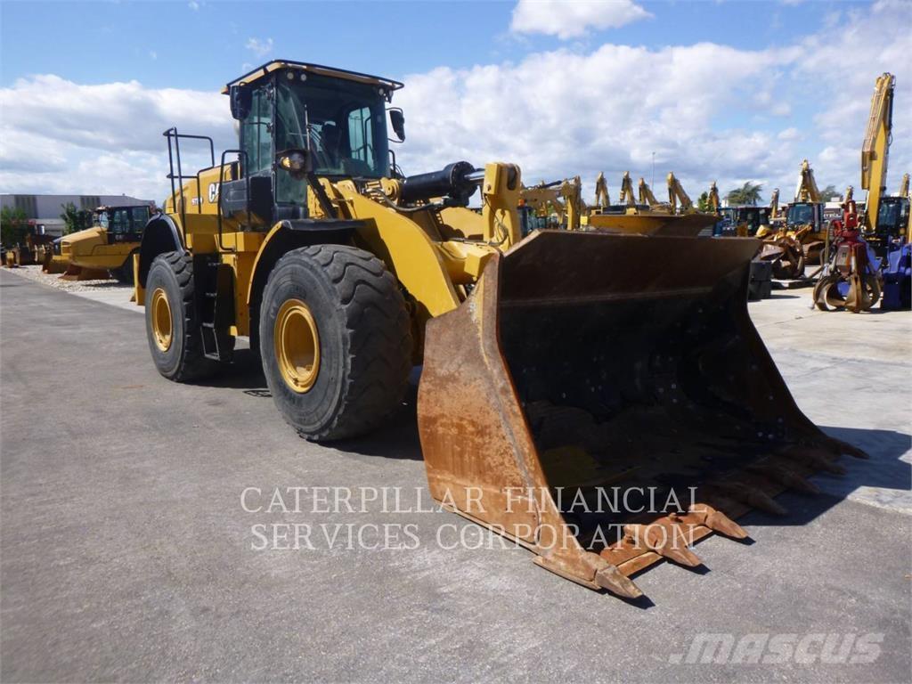 CAT 972M Колесни товарачи