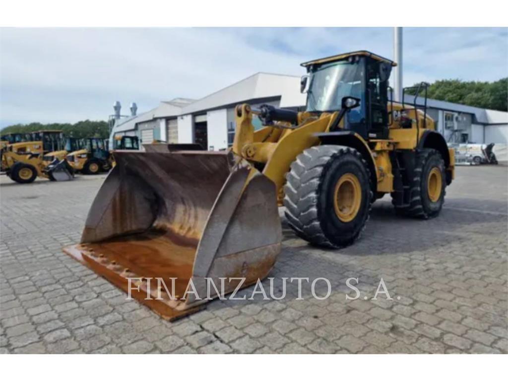 CAT 972M Колесни товарачи