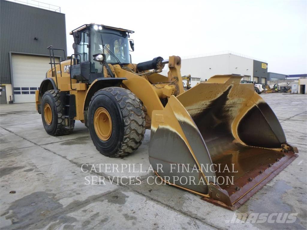 CAT 972M Колесни товарачи