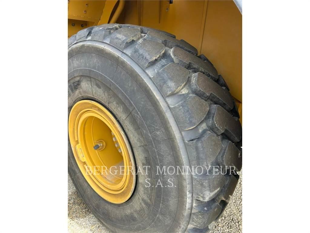CAT 972M XE Колесни товарачи