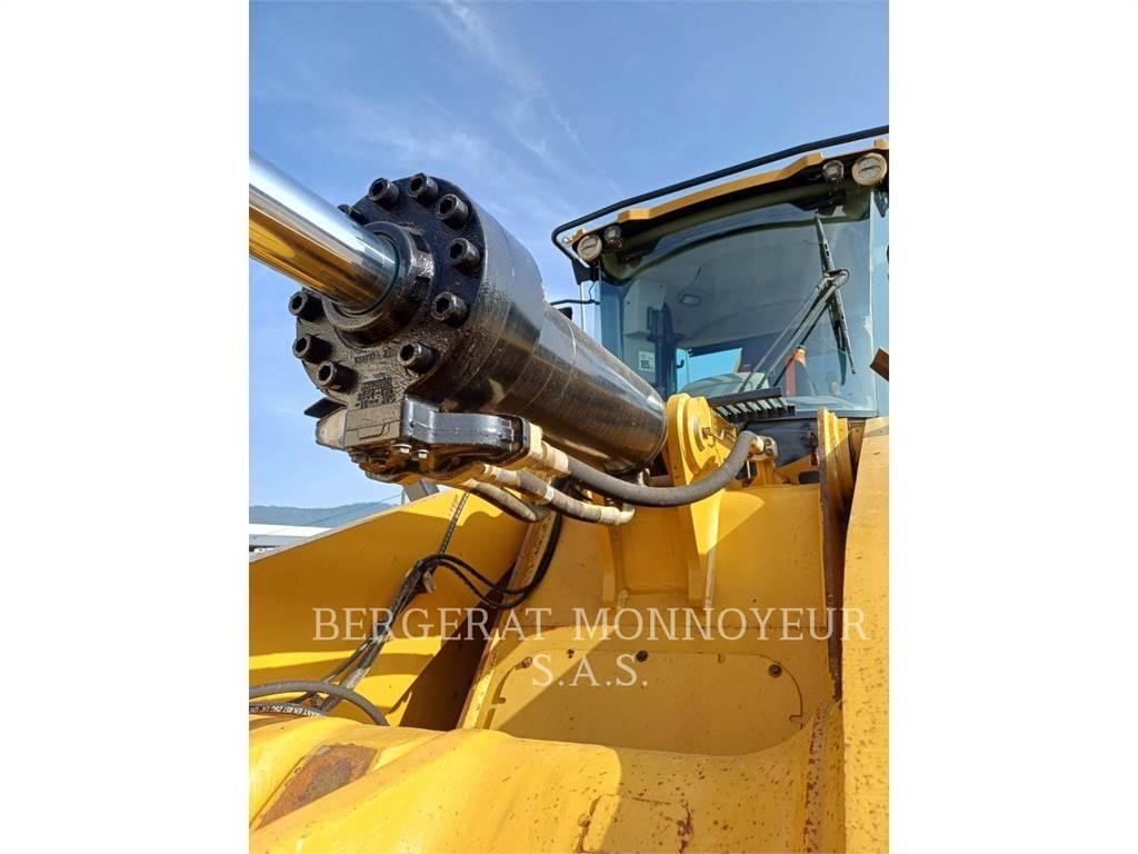 CAT 972M XE Колесни товарачи