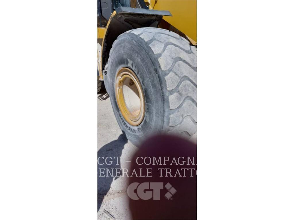 CAT 972M XE Колесни товарачи