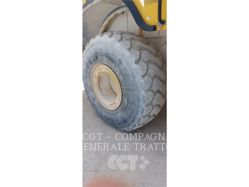 CAT 972M XE Колесни товарачи