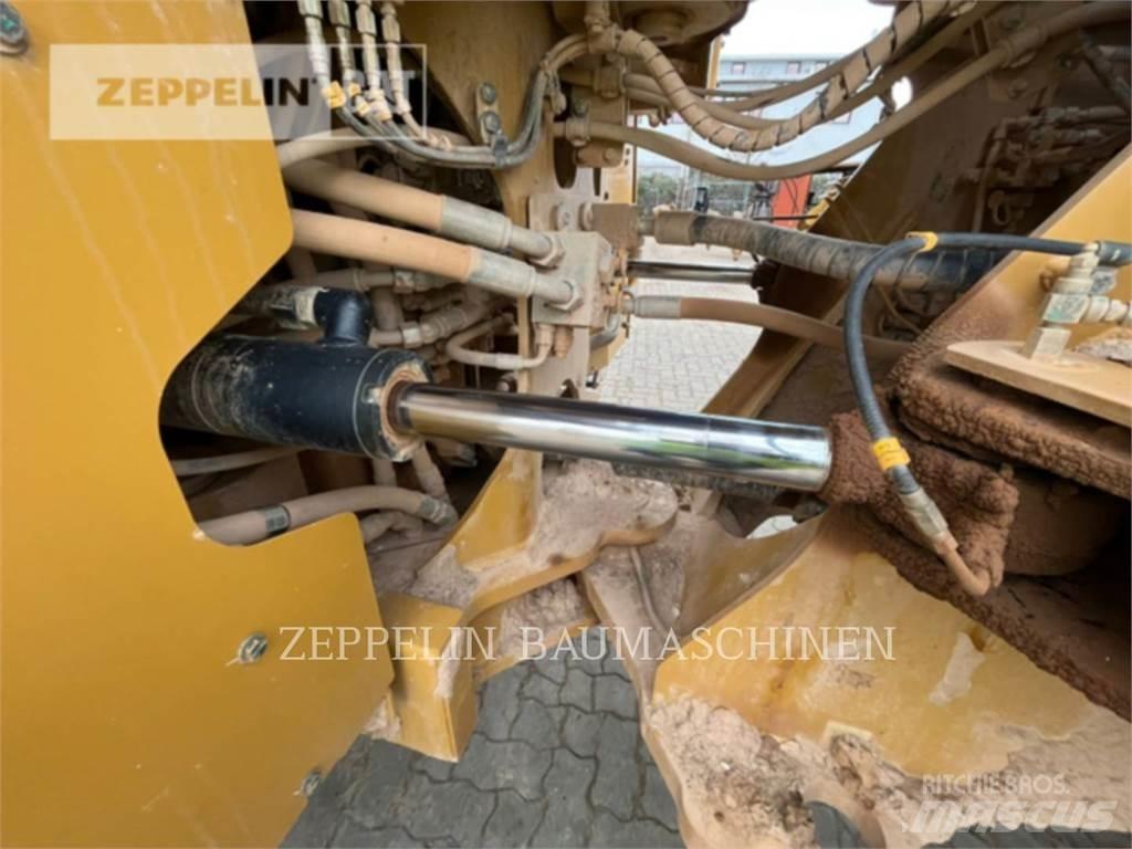 CAT 972MXE Колесни товарачи