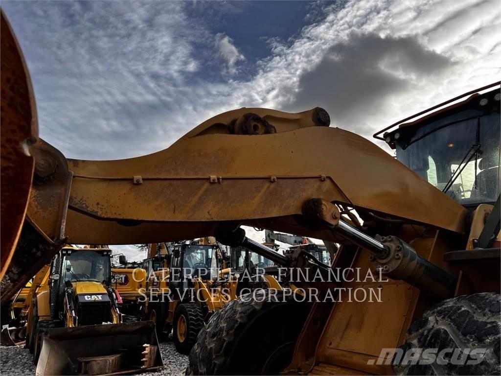 CAT 972MXE Колесни товарачи